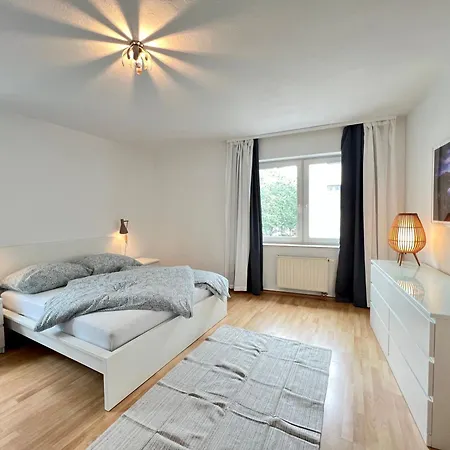 Vollausgestattet, Grosszuegig & Zentral Fuer Bis Zu 4