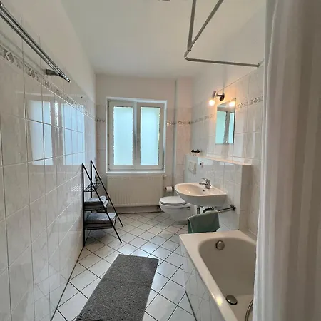 Vollausgestattet, Grosszuegig & Zentral Fuer Bis Zu 4 * Magdeburg