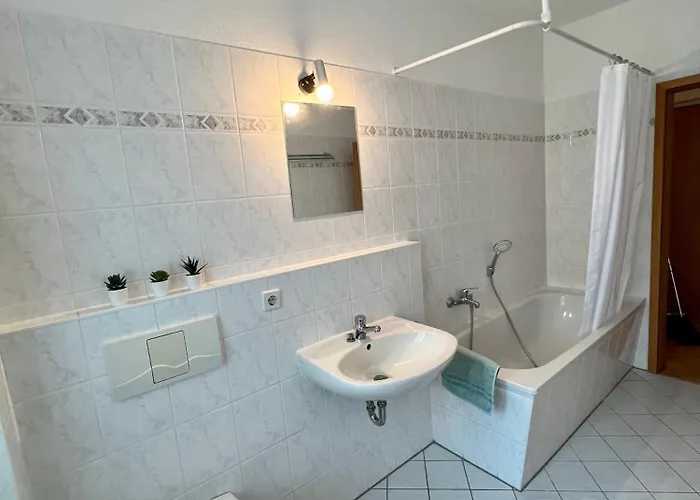 Vollausgestattet, Grosszuegig & Zentral Fuer Bis Zu 4 Магдебург