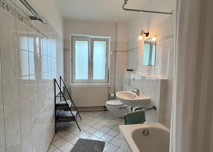 Vollausgestattet, Grosszuegig & Zentral Fuer Bis Zu 4 * Магдебург